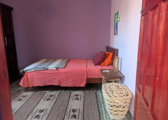 Single With Shared Bathroom - House Of Ra