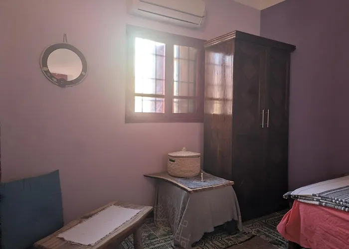 Single With Shared Bathroom - House Of Ra *